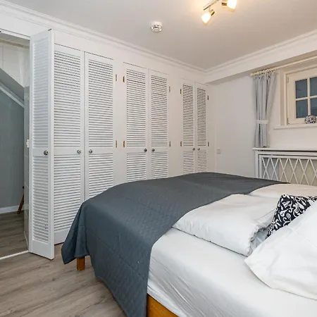 Hues Monika * Keitum